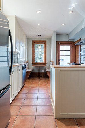 2308 West 49 Ave (1)