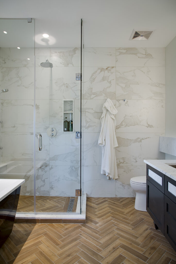 180 Masterbathroom 2