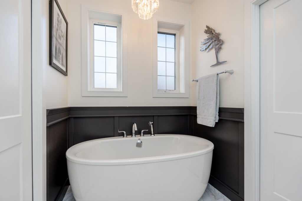 Dieppe Custom - Bathroom