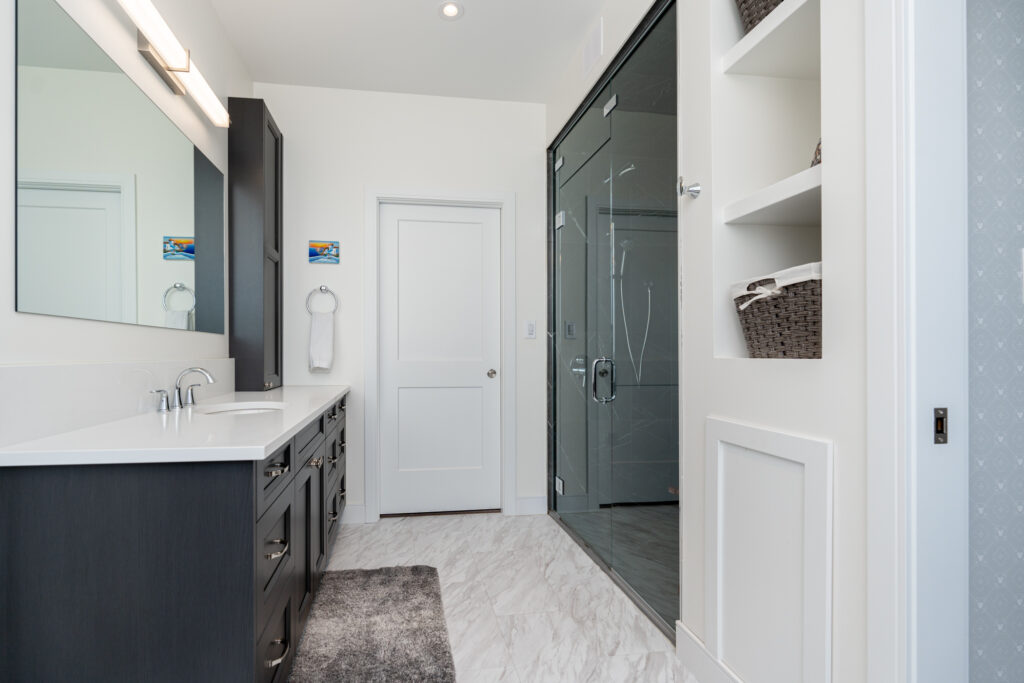 Dieppe Custom - Bathroom