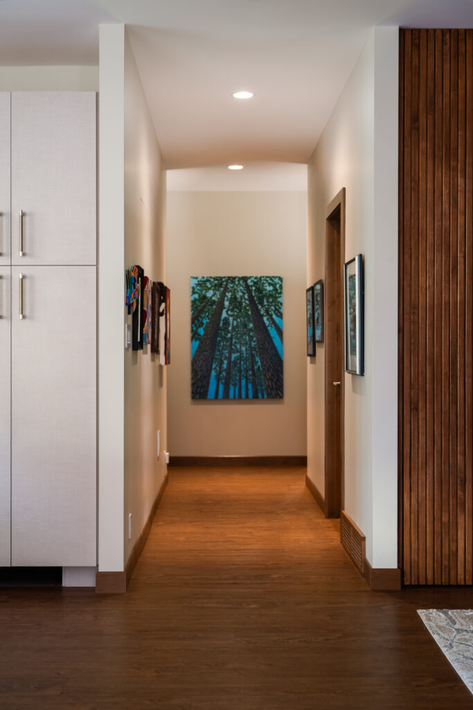 Mid Mod Custom - Details