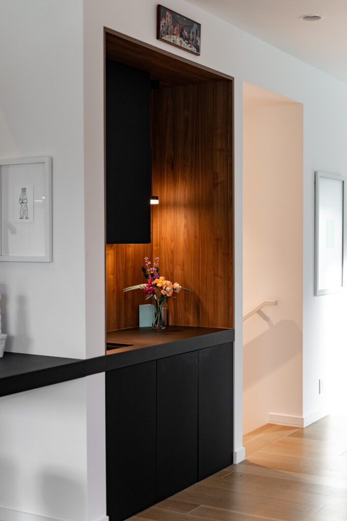 Modern Edge - Details