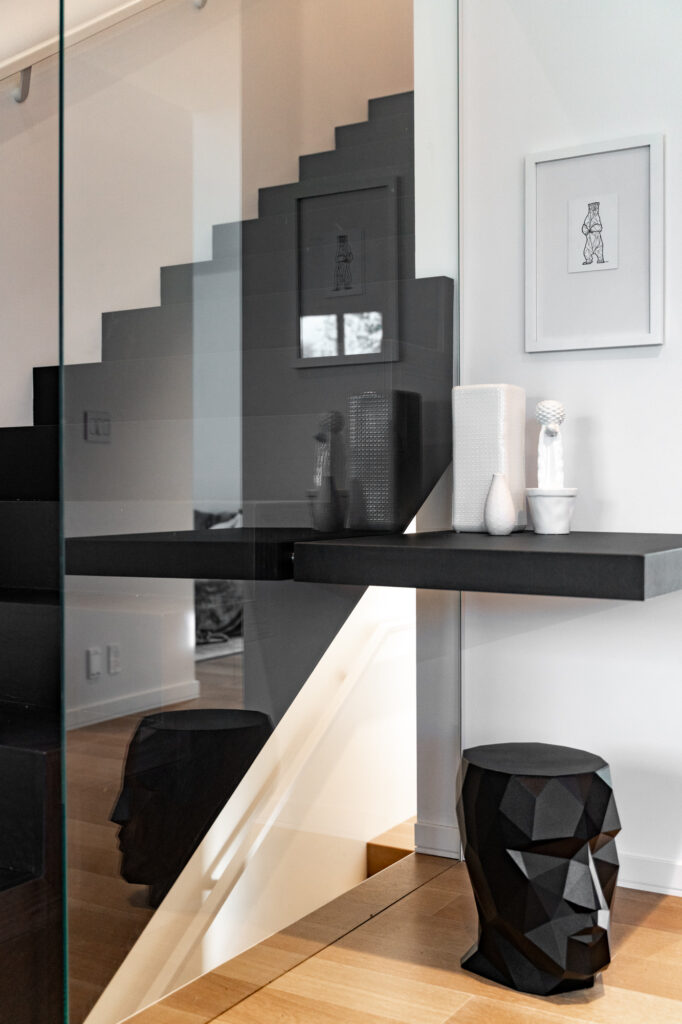 Modern Edge - Details