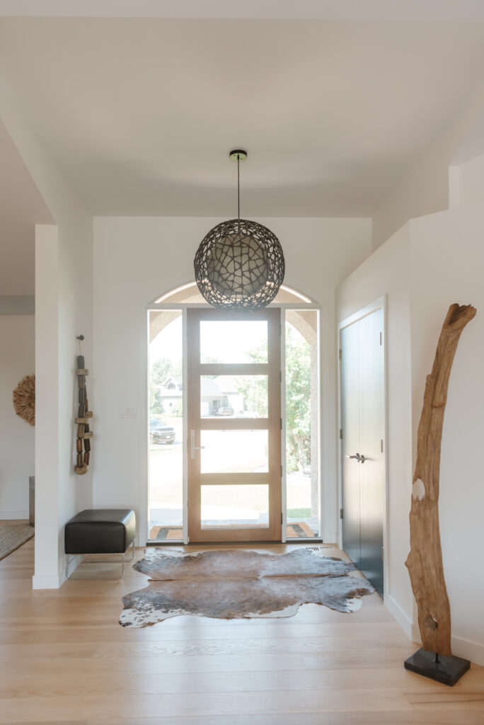 Sleek Walkout - Entry Way