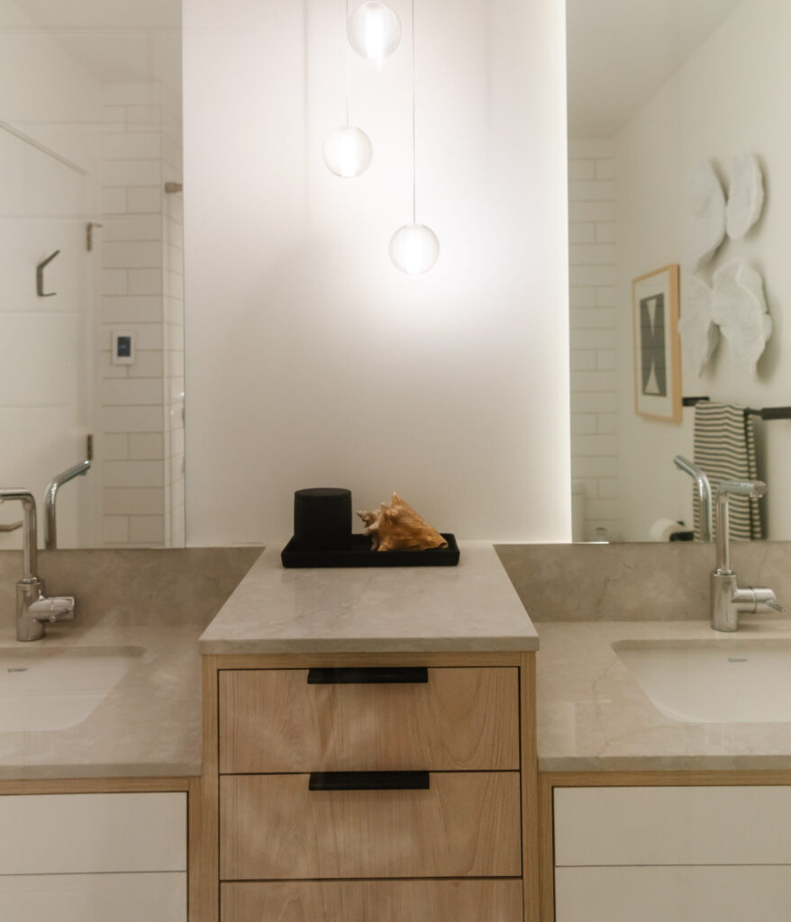 Sleek Walkout - Bathroom