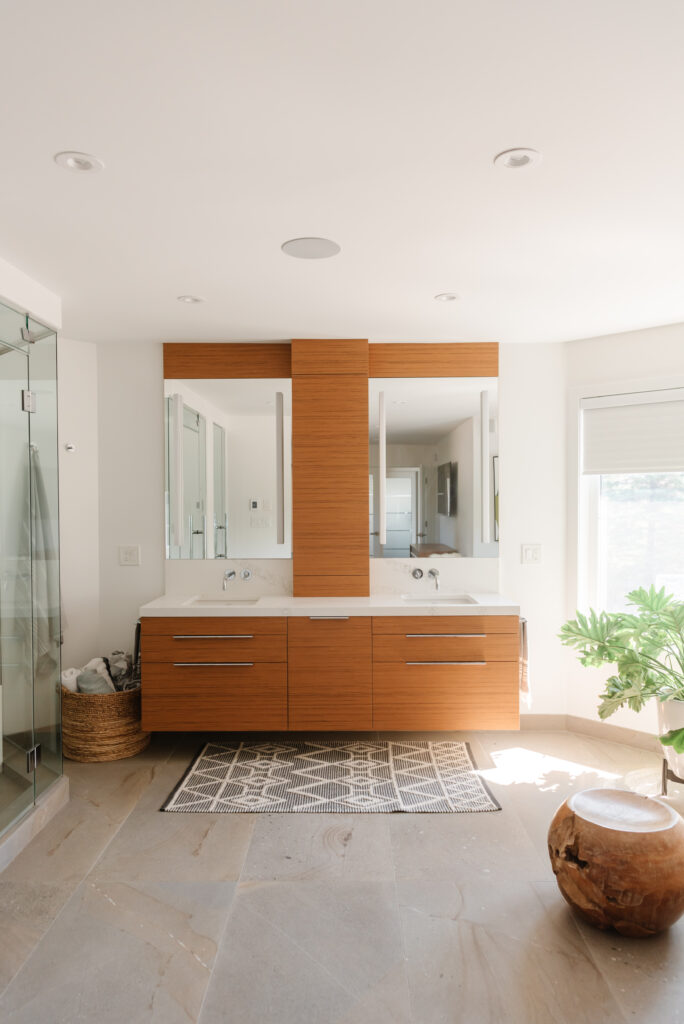 Sleek Walkout - Bathroom