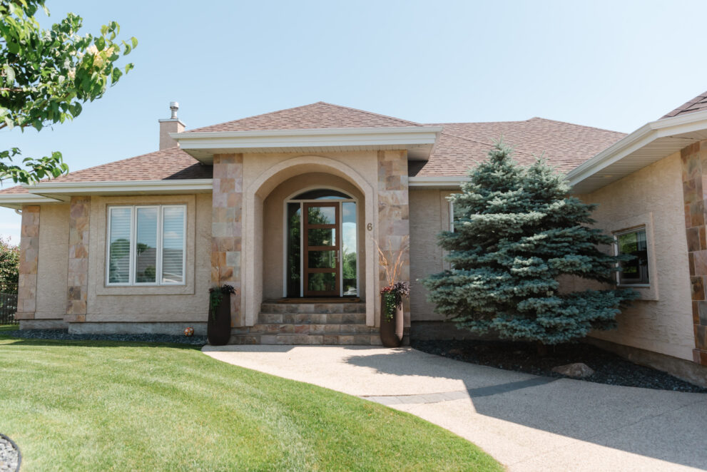 Sleek Walkout - Exterior