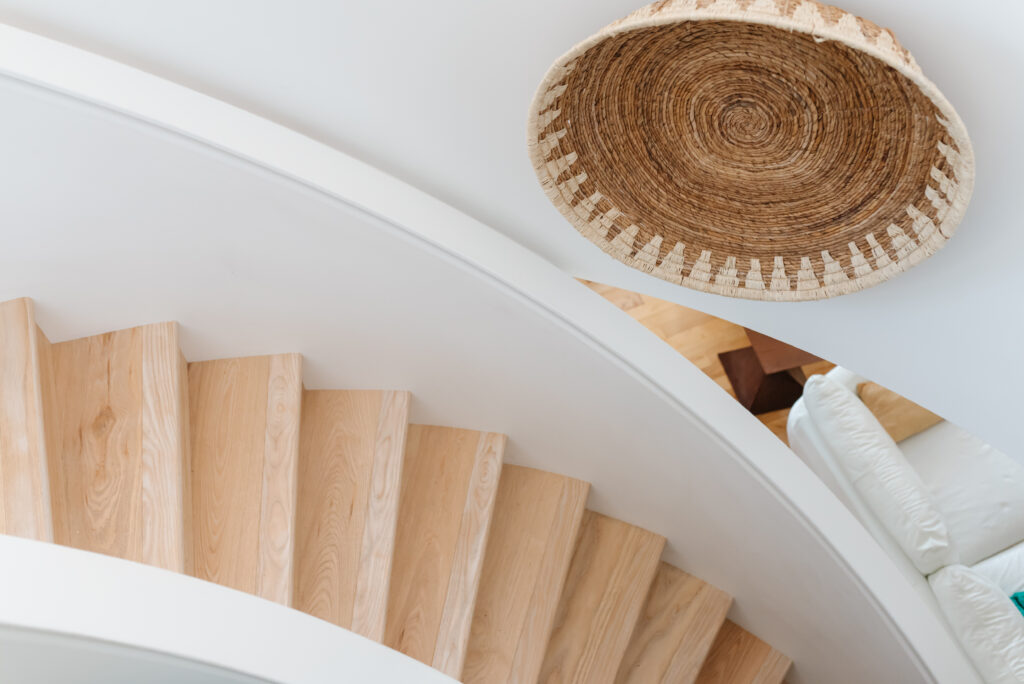 Sleek Walkout - Details