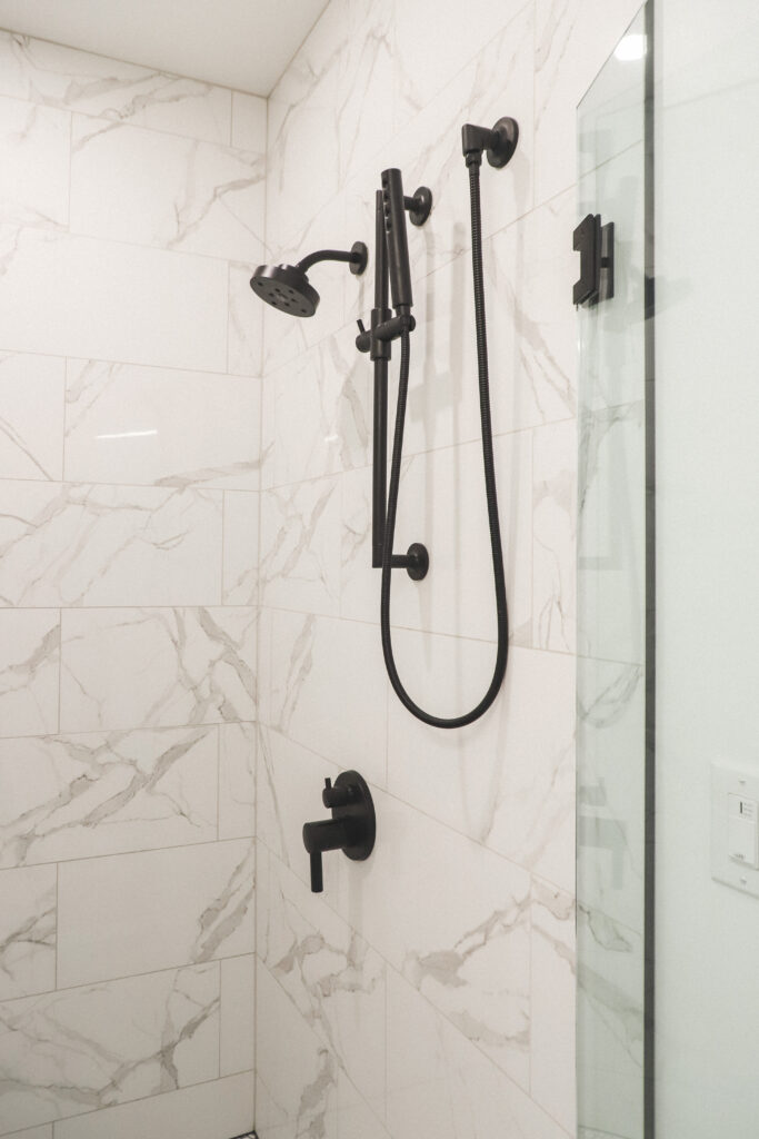 Navy Mod Custom - Bathroom