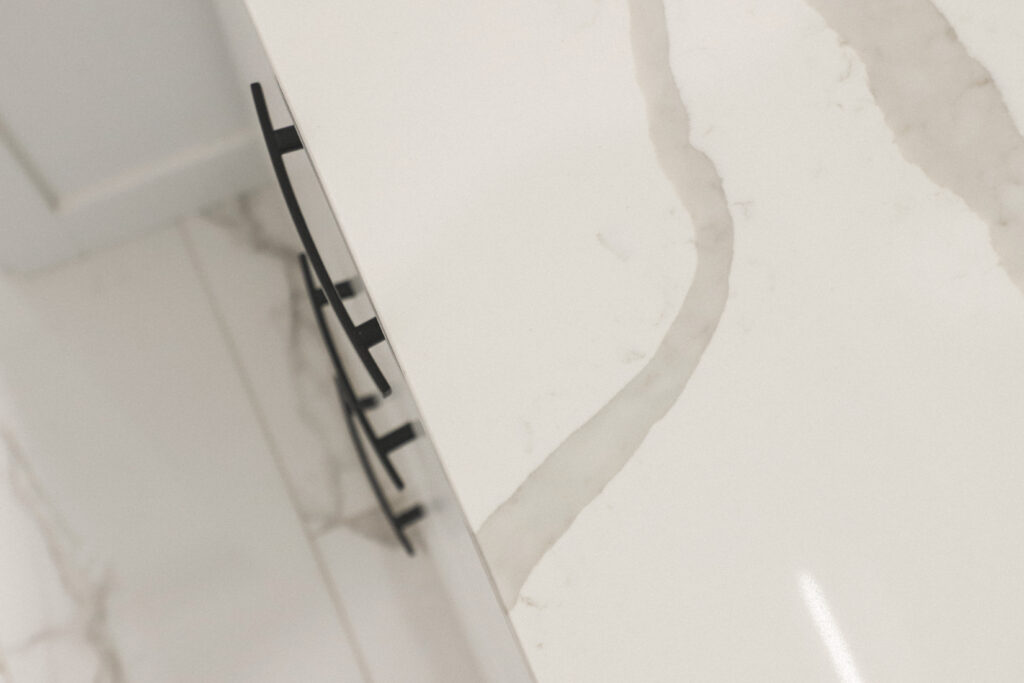 Navy Mod Custom - Bathroom