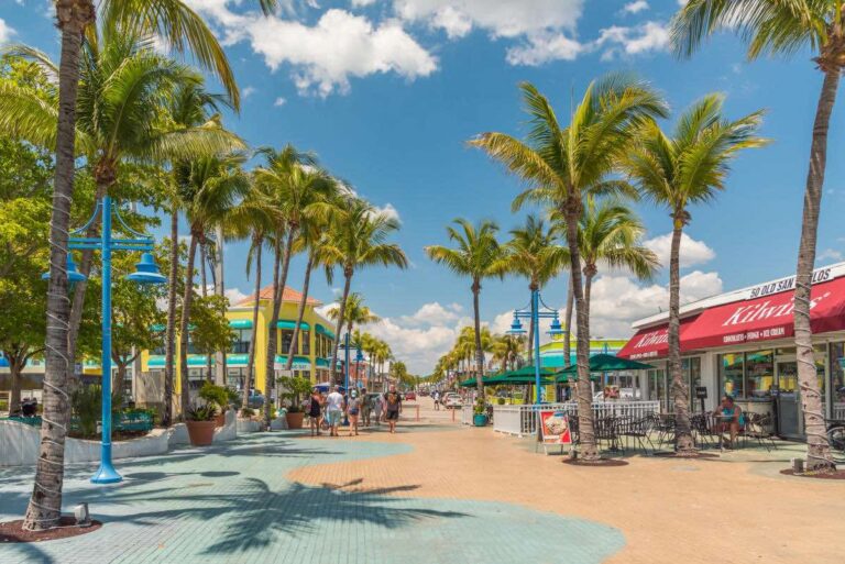 Times Square, Fort Myers Beach